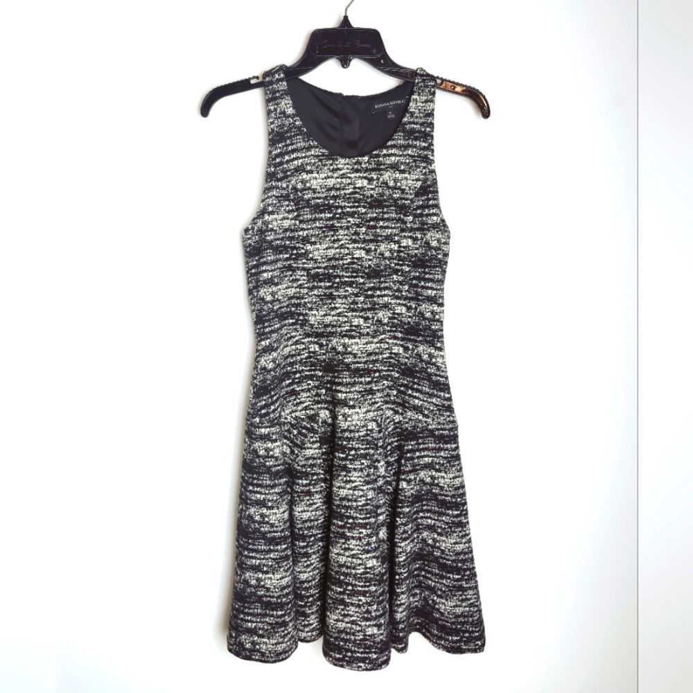Banana Republic Black/White Static Print Fit Flare Sleeveless Dress, Size 0